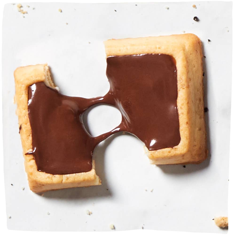 Michel et Augustin - 1 case of 18 Bars of Milk Chocolate and Caramel cookie
